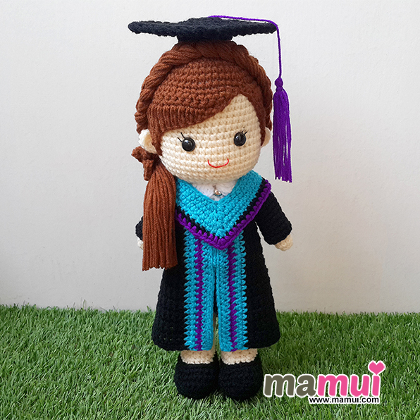 ตุ๊กตารับปริญญามหาวิทยาลัยหอการค้าไทยคณะบัญชีผมยาวสูง 13 นิ้ว