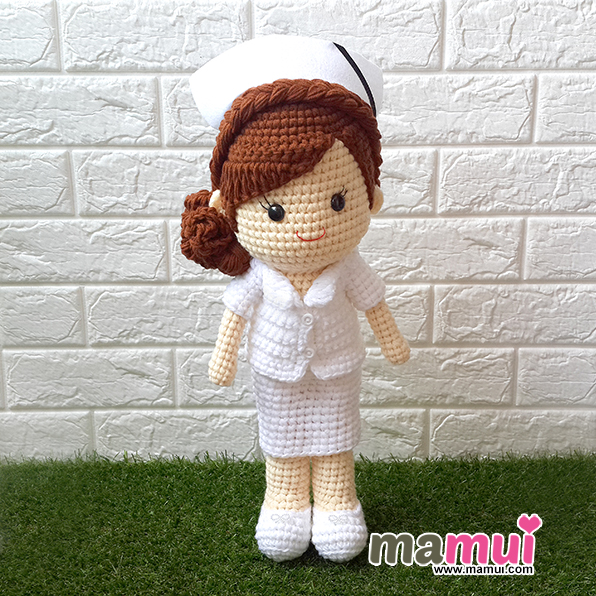 ตุ๊กตาผู้ช่วยพยาบาลผมเกล้าสีน้ำตาลสูง 18 นิ้ว