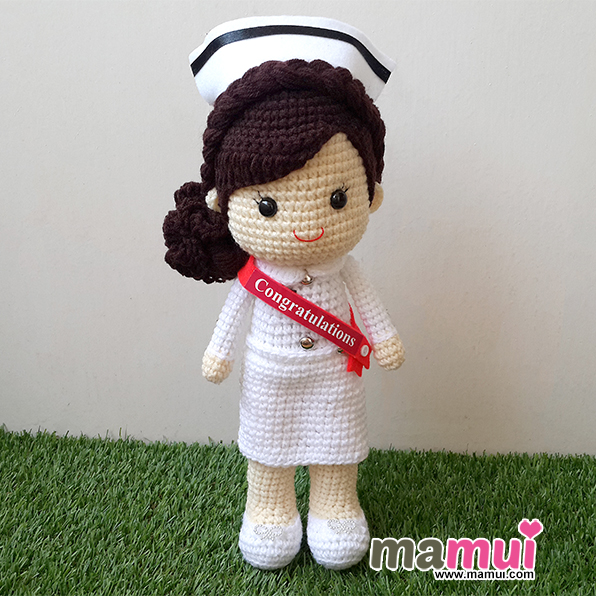 ตุ๊กตาพยาบาลมีสายคาดแสดงความยินดีสูง 13 นิ้ว