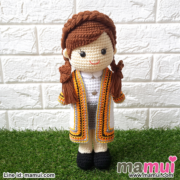 ตุ๊กตารับปริญญามหาวิทยาลัยนเรศวรผมเปียสองข้างสูง 13 นิ้ว