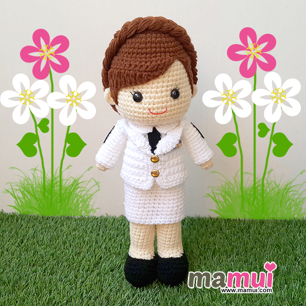 ตุ๊กตาชุดราชการสีขาวทรงผมเกล้าด้านหลังสูง 13 นิ้ว