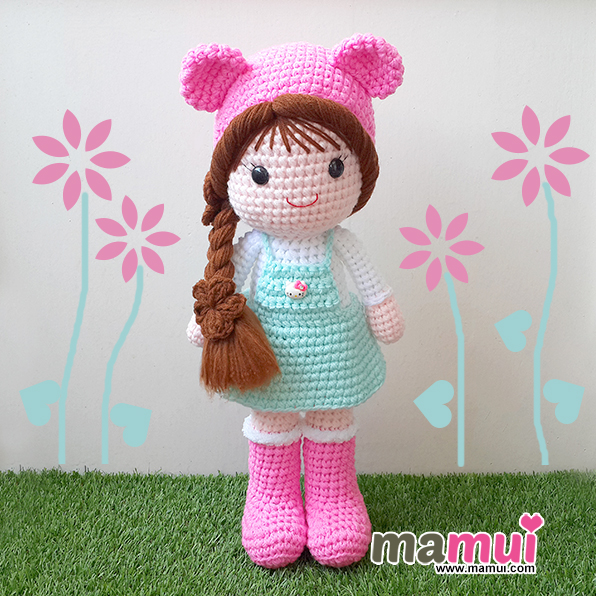 ตุ๊กตาเด็กผู้หญิงผมเปียสวมหมวกหมีสีชมพูสูง 18 นิ้ว