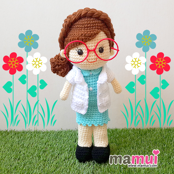 ตุ๊กตาหมอผมเกล้าสีน้ำตาลสูง 13 นิ้ว