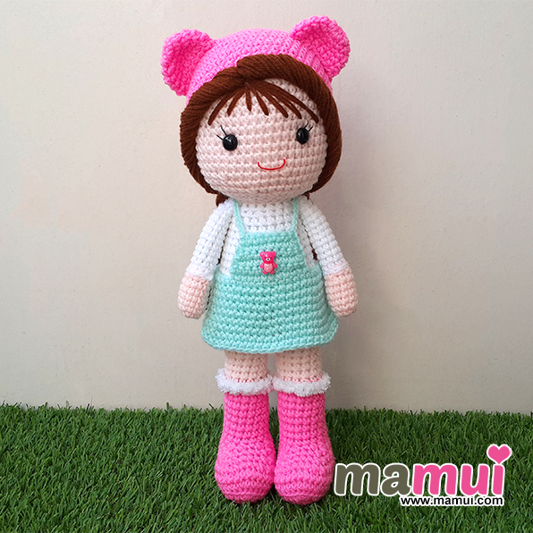 ตุ๊กตาเด็กผู้หญิงสวมหมวกหมีสีชมพูผมเปียสองข้างสูง 13 นิ้ว