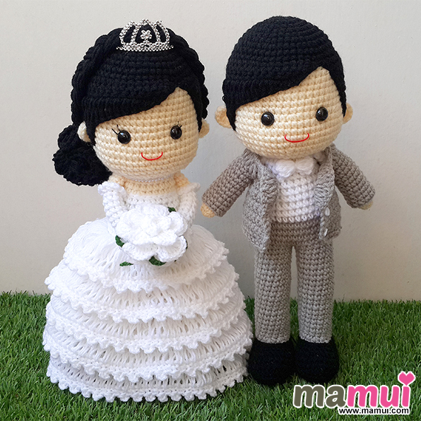 ตุ๊กตาแต่งงานสวมมงกุฎถือดอกไม้สีขาวเจ้าบ่าวสูทเทาสูง 13 นิ้ว