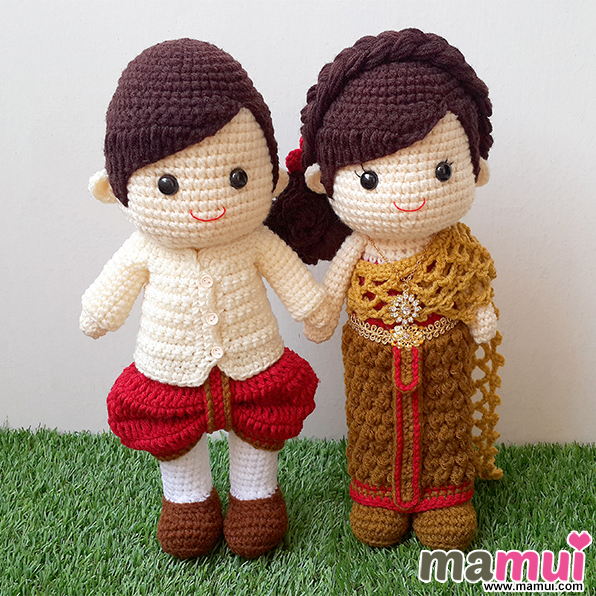 ตุ๊กตาแต่งงานชุดไทยสีครีมน้ำตาลและสีแดงสูง 13 นิ้ว