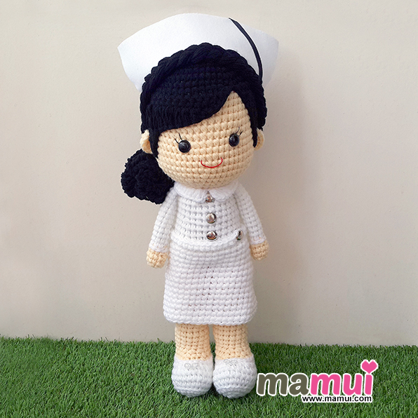 ตุ๊กตาผู้ช่วยพยาบาลผมเกล้าสีดำสูง 18 นิ้ว
