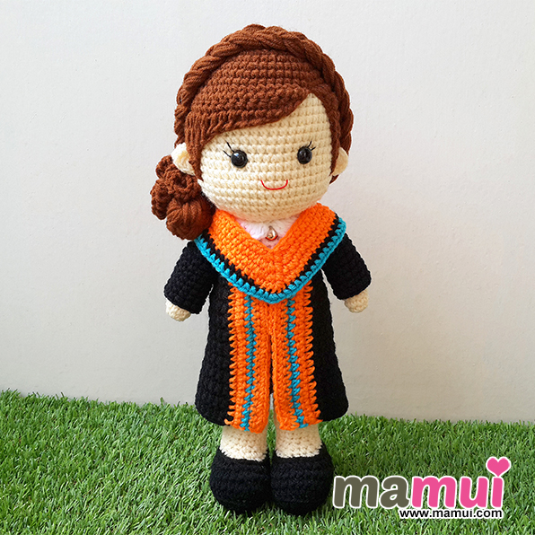 ตุ๊กตารับปริญญามหาวิทยาลัยเกษมบัณฑิตสูง 13 นิ้ว