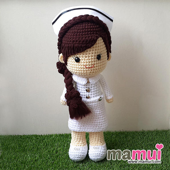 ตุ๊กตาพยาบาลผมเปียสีน้ำตาลเข้มสูง 18 นิ้ว