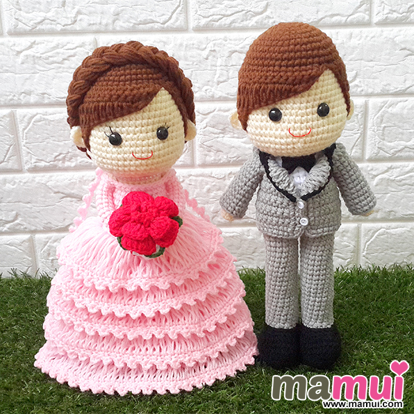 ตุ๊กตาแต่งงานทรงผมเกล้าดอกไม้สีชมพูสูทเทาสูง 13 นิ้ว
