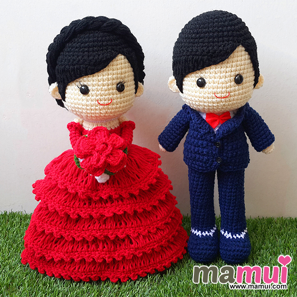 ตุ๊กตาแต่งงานเจ้าบ่าวสูทน้ำเงินเจ้าสาวชุดสีแดงสูง 13 นิ้ว