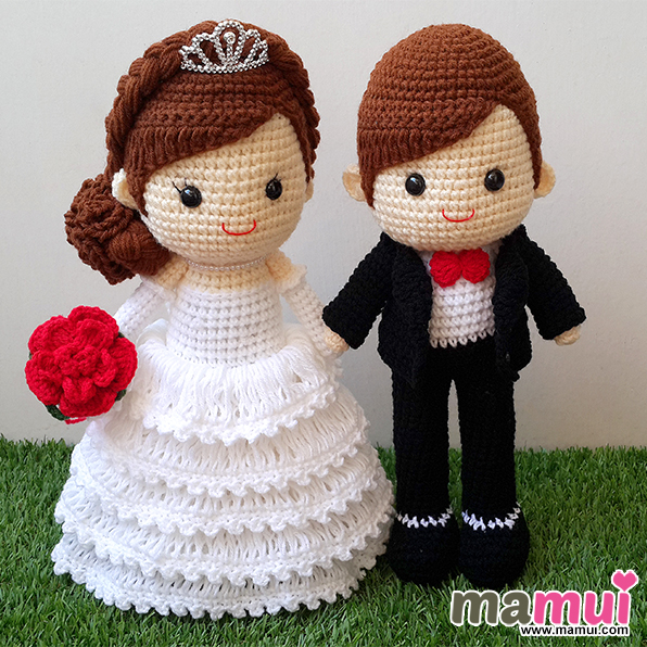 ตุ๊กตาแต่งงานสวมมงกุฎสูทดำหูกระต่ายแดงสูง 13 นิ้ว