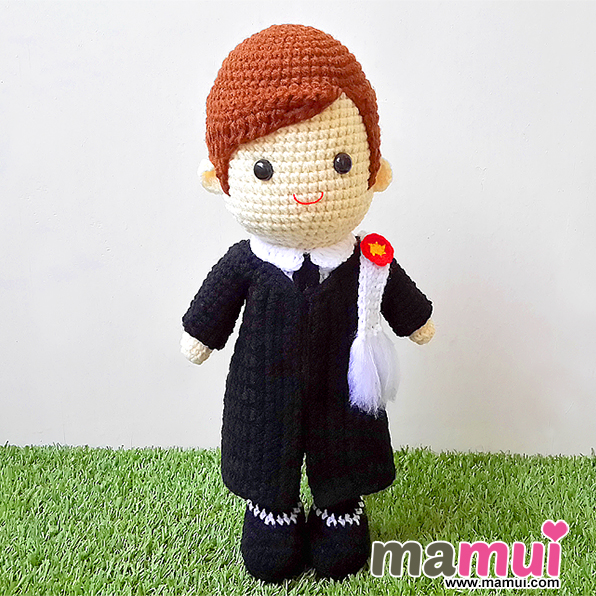 ตุ๊กตารับปริญญาธรรมศาสตร์ผู้ชายสูง 13 นิ้ว
