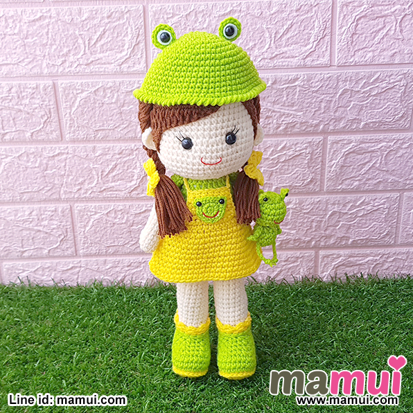 ตุ๊กตาผู้หญิงสวมชุดกบสูง 13 นิ้ว