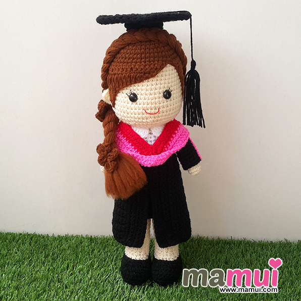 ตุ๊กตารับปริญญามหาวิทยาลัยรังสิตคณะเทคนิคการแพทย์ผมเปียสูง 13 นิ้ว