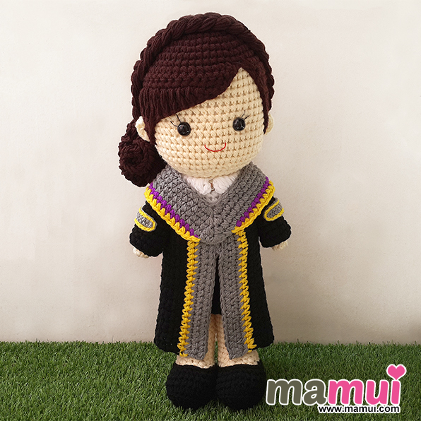 ตุ๊กตารับปริญญามหาสารคามคณะการท่องเที่ยวและการโรงแรมสูง 18 นิ้ว