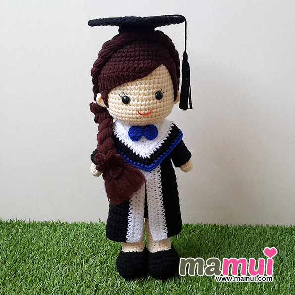 ตุ๊กตารับปริญญามหิดลผมเปียยาวสูง 13 นิ้ว