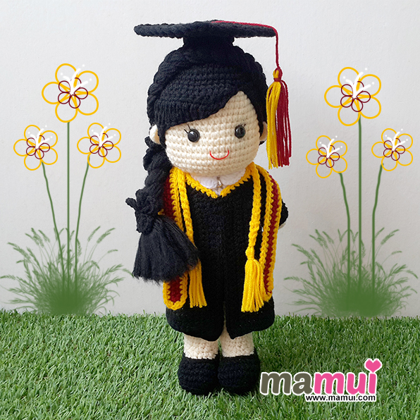 ตุ๊กตารับปริญญาต่างประเทศผ้าคาดแดงเหลืองสูง 13 นิ้ว