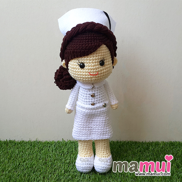 ตุ๊กตาผู้ช่วยพยาบาลทรงผมเกล้าสูง 13 นิ้ว