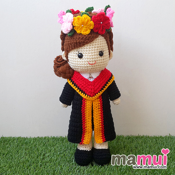 ตุ๊กตารับปริญญารามคำแหงคณะรัฐศาสตร์สวมมงกุฎดอกไม้สูง 13 นิ้ว