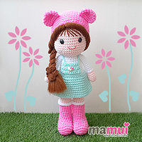 ตุ๊กตาเด็กผู้หญิงผมเปียสวมหมวกหมีสีชมพูสูง 18 นิ้ว